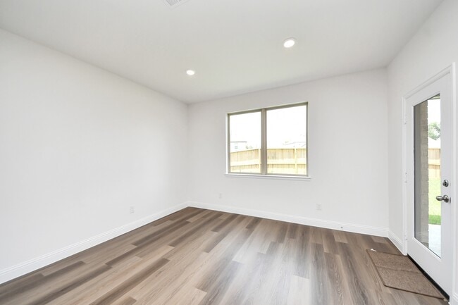 Building Photo - 4042 Colony Ln