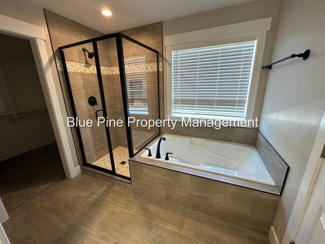 Building Photo - 679 Sterling Dr