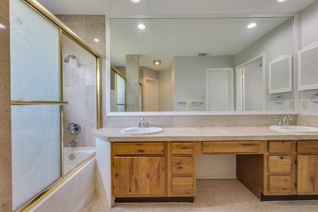 Building Photo - 8318 Greenslope Dr