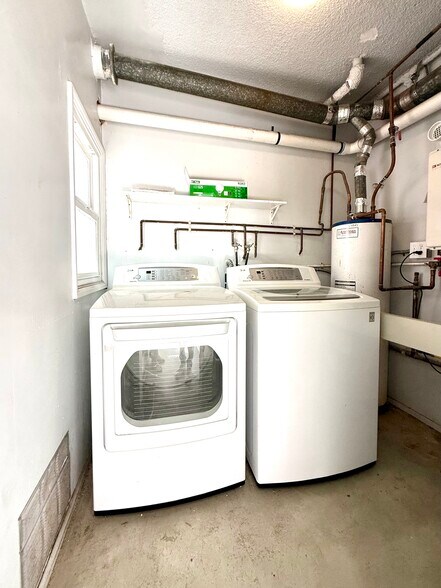 Free Laundry - 701 9th St