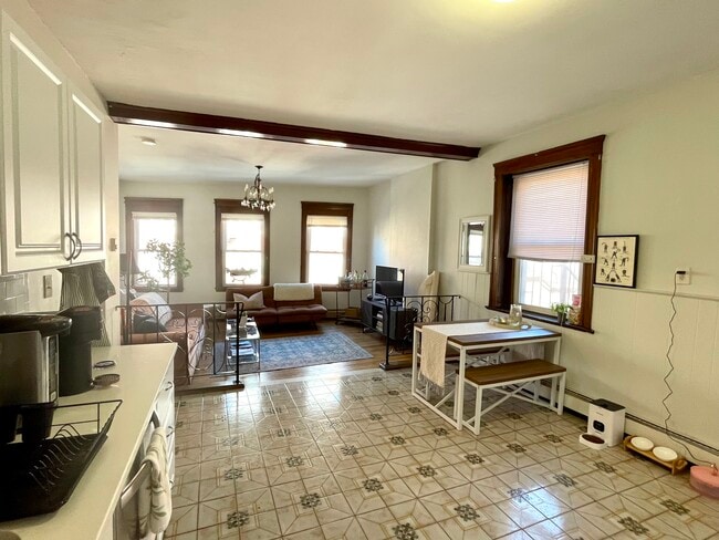Building Photo - 443 Hanover St
