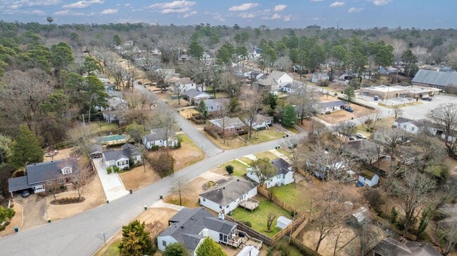 Building Photo - 2420 Durwood-