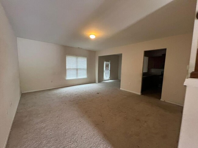 Building Photo - 409 Chanson Dr
