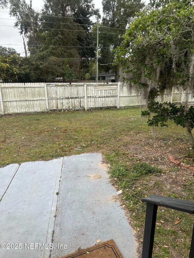 Building Photo - 8543 Fort Caroline Rd