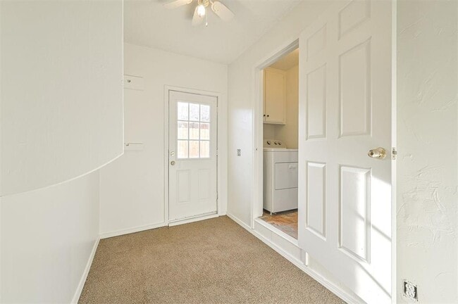 Building Photo - 421 Meadow Lake Dr