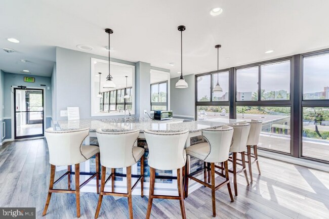 Building Photo - 600 Roosevelt Blvd