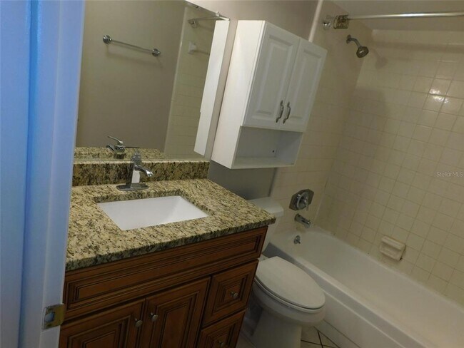 Building Photo - 702 Heritage Ln