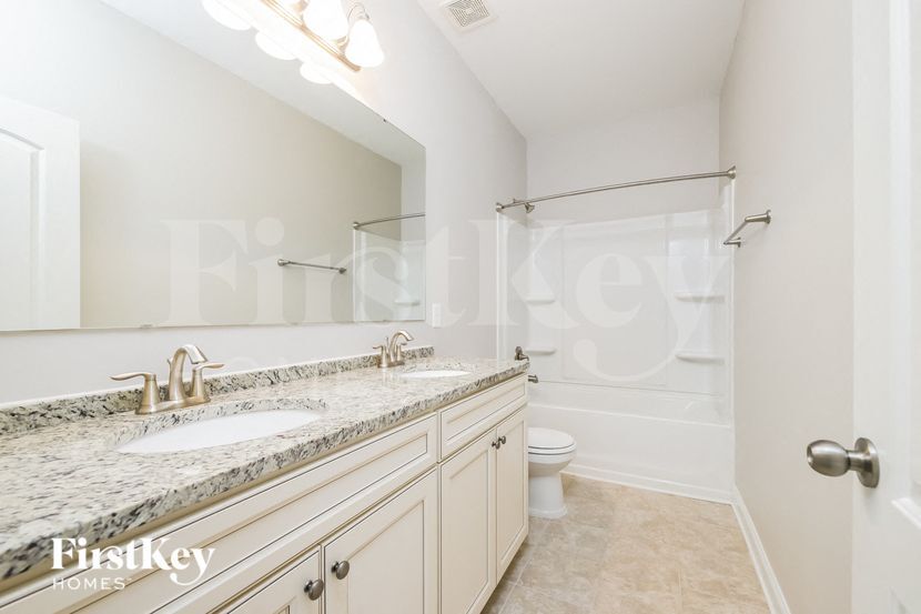 Building Photo - 119 Glenmoor Ave