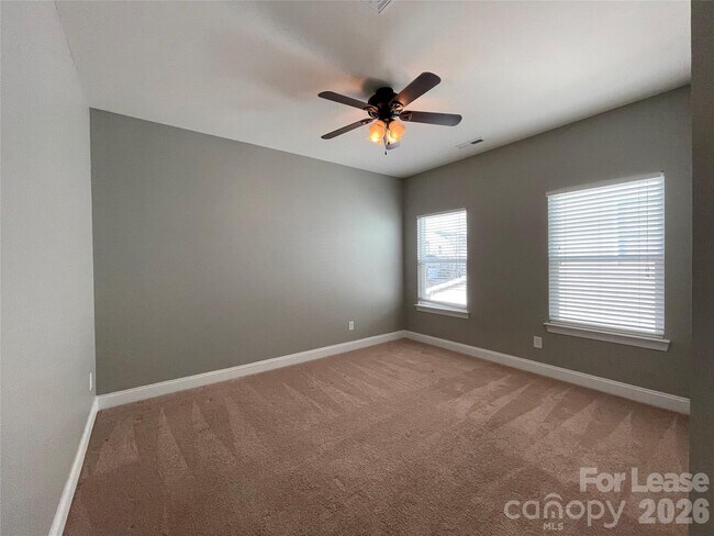 Building Photo - 3002 Fallondale Rd