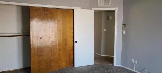 Building Photo - 2744 E Impala Ave