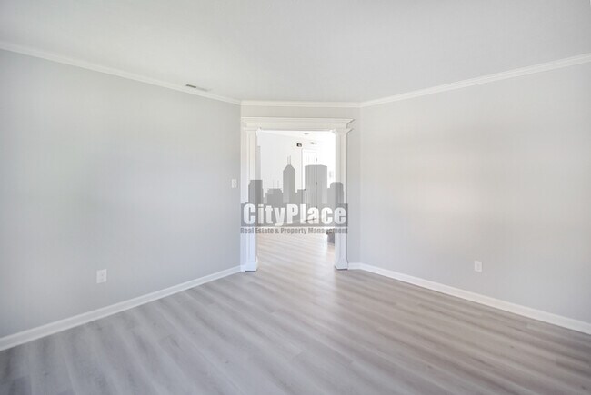 Building Photo - 6677 W Longview Dr