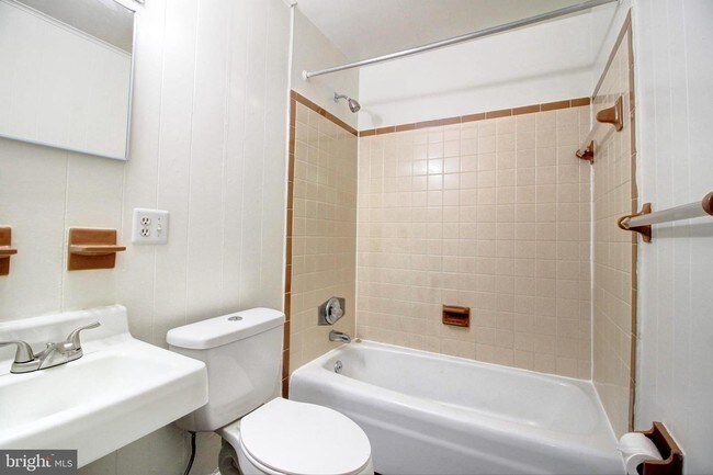 Building Photo - 1 Welty Ave