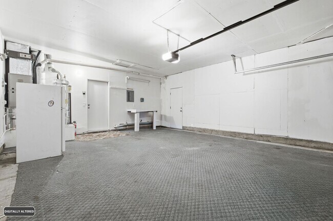 Building Photo - 800 Locust Dr
