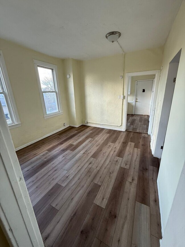 Building Photo - *Friendly Road, LLC 3404-3406 Walton Ave