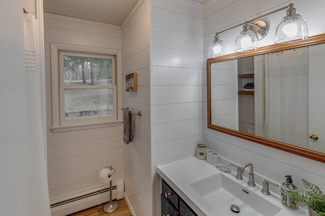 Building Photo - 36722 Birch Dr
