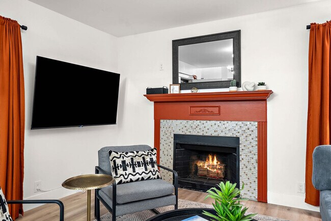 Building Photo - 7157 W Windrose Dr