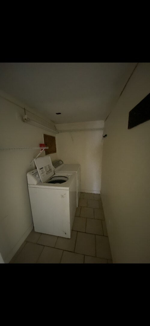 Building Photo - 2 BEDROOM 1 BATH House