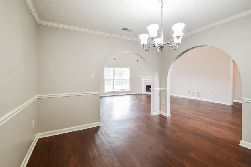 Building Photo - 5678 Kuykendall Dr