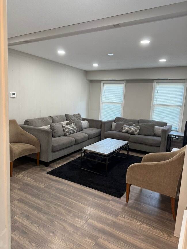 Building Photo - 2823 Chablis Cir