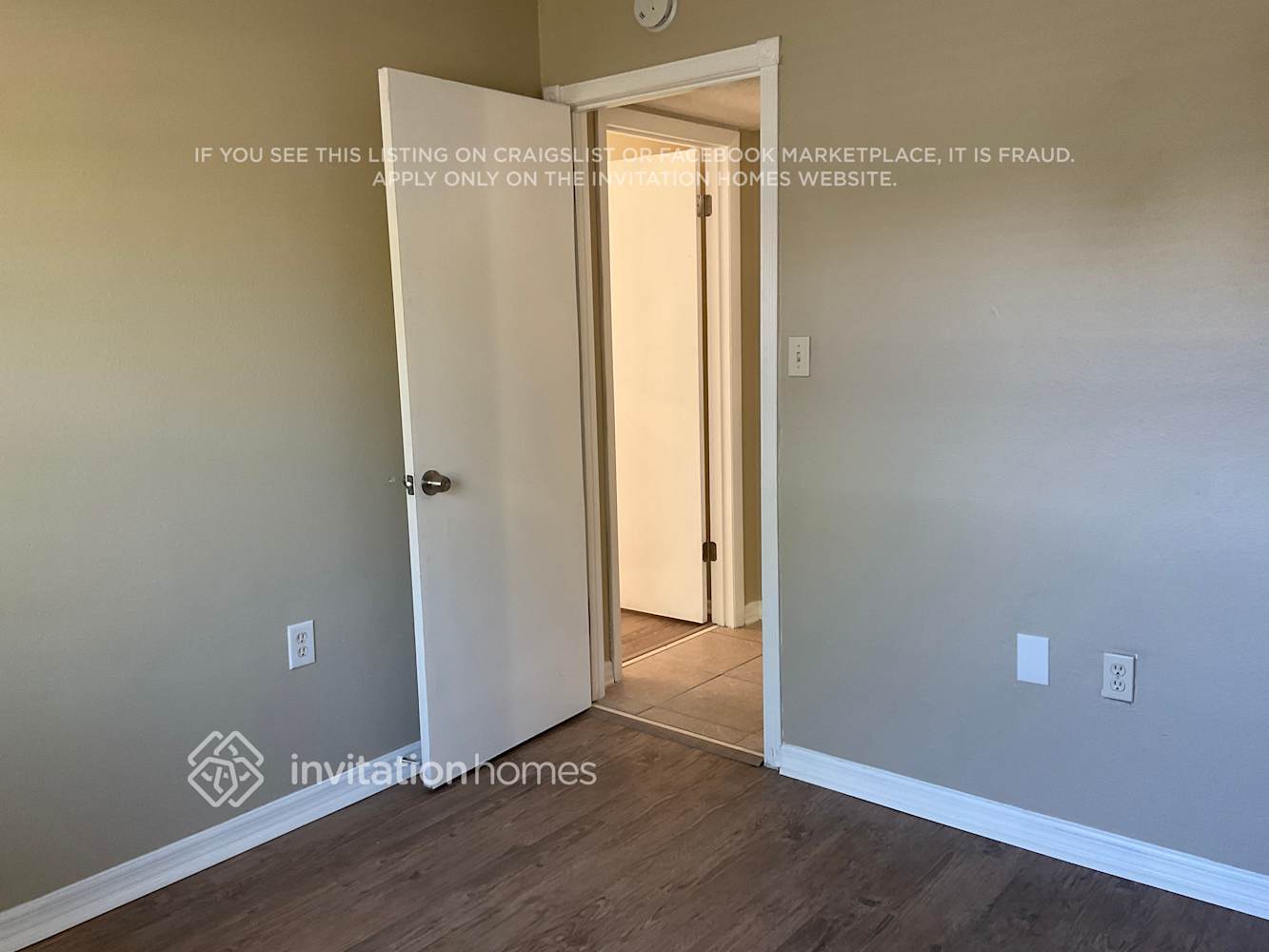 Building Photo - 1726 Lk Crst Ave