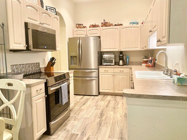 Building Photo - 1204 Auburn Cove Cir