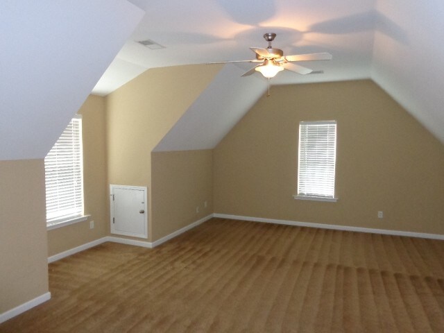 Building Photo - 1110 California Dr