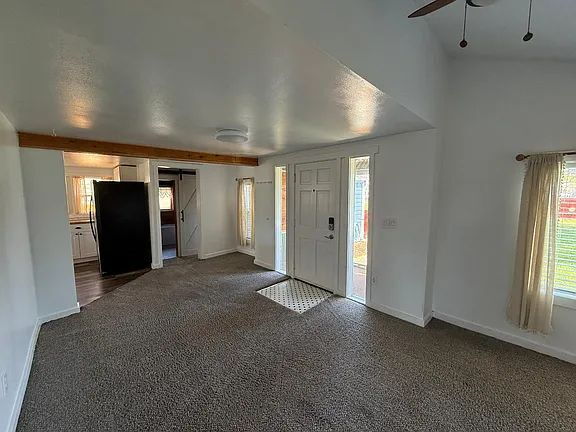 Building Photo - "Charming 3-Bed Oasis with Cozy Fireplace in Coos Bay – Your Perfect Retreat Awaits!"