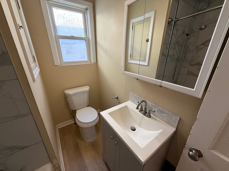 Building Photo - 5331 Arsenal St