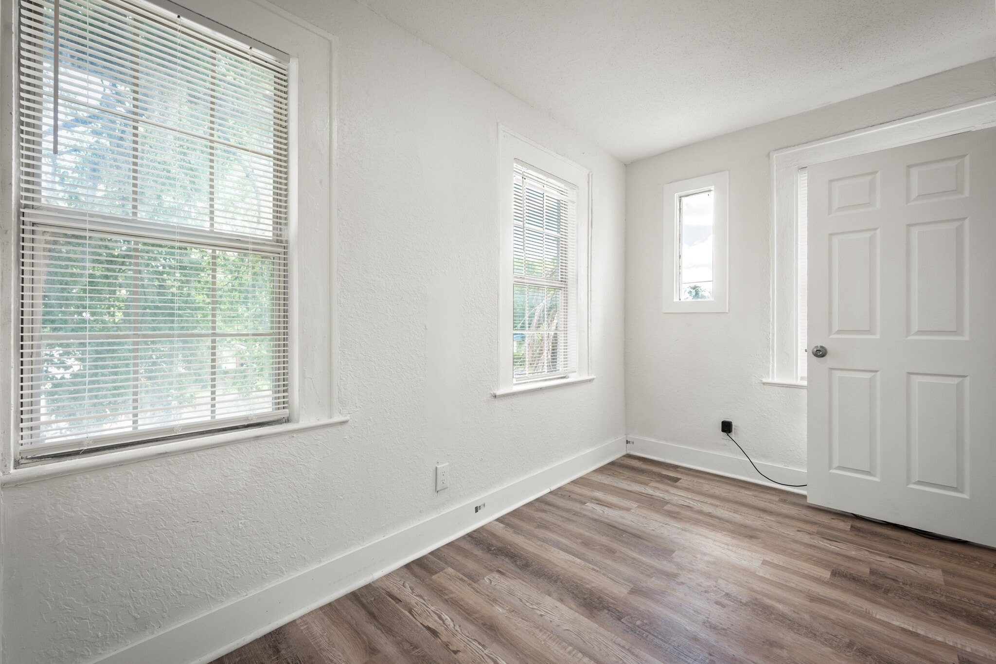 Building Photo - 3524 Boulevard