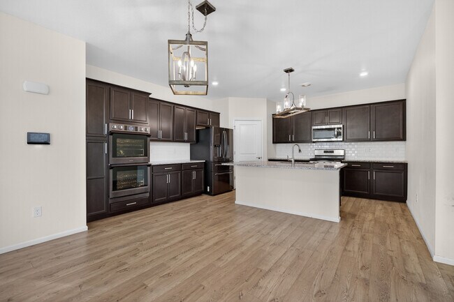 Building Photo - 221 S Quantock St