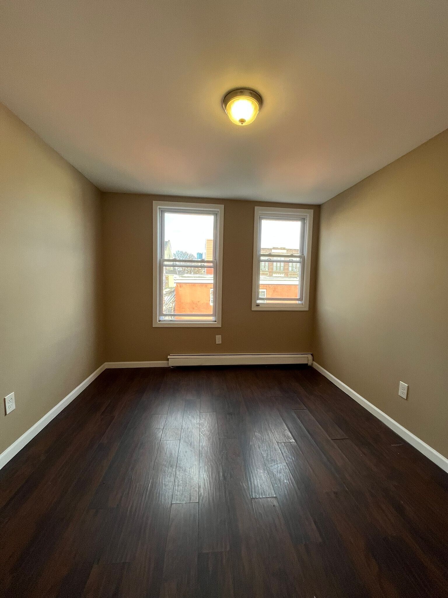 Building Photo - 622 Bramhall Ave