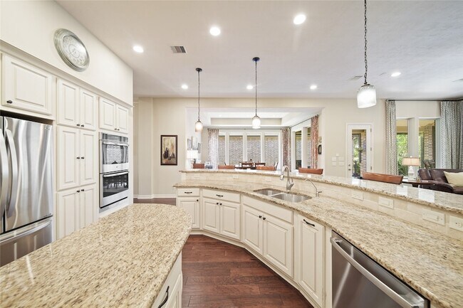 Building Photo - 9510 Spring Rose Dr