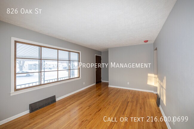 Building Photo - 826 Oak St