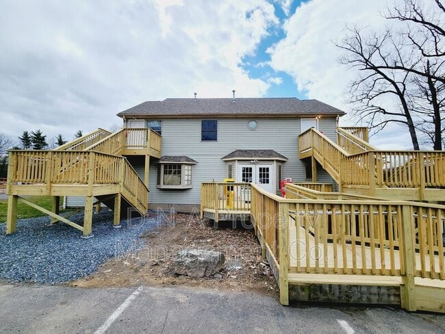 Building Photo - 1811 PA-611