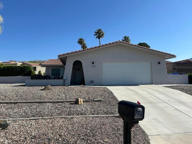 Building Photo - 64610 Pinehurst Cir