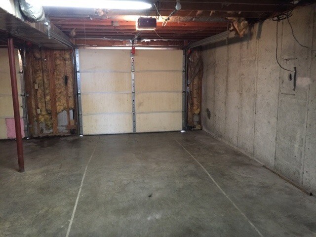 Building Photo - 111 Pleasureville Rd
