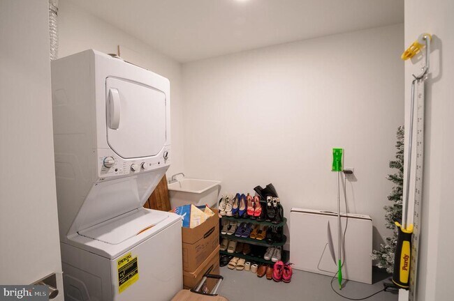 Building Photo - 1324 Frankford Ave