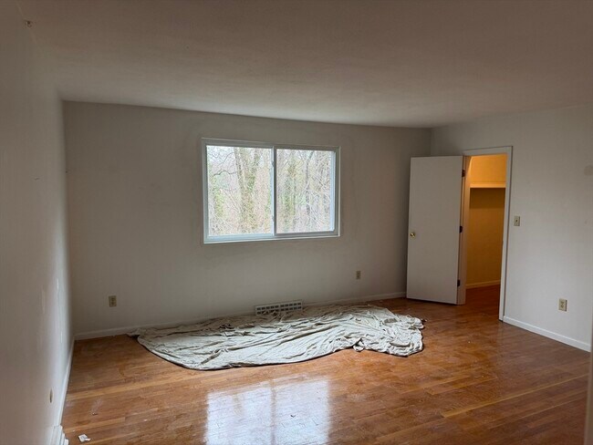 Building Photo - 14 Kippy Dr