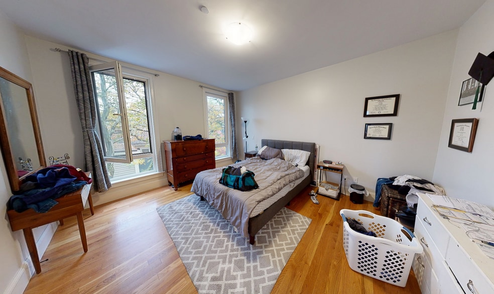 Building Photo - 168 Hampshire St