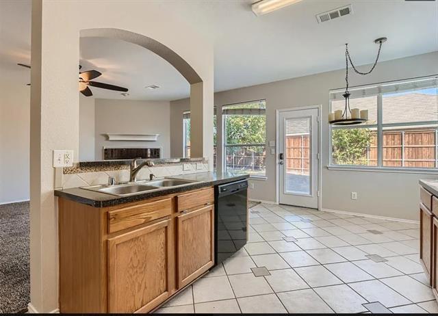 Building Photo - 850 Warbler Ln