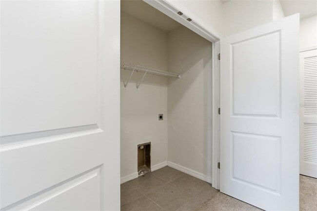 Building Photo - 424 Newmont Cir