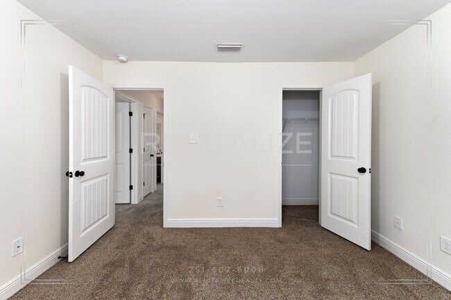 Building Photo - Elegant 4 Bed 3 Bath Cul-de-sac Home in Silverhill