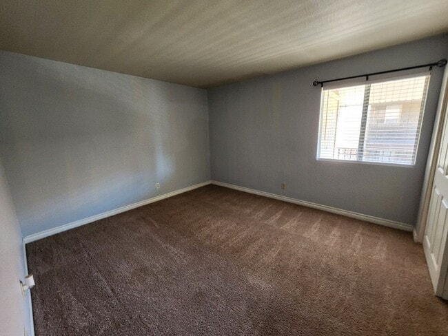 Building Photo - Nice Guard Gated Bella Vita Unit with larg...