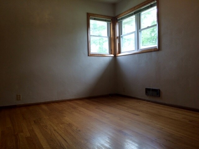 Building Photo - 2317 Clark Ave