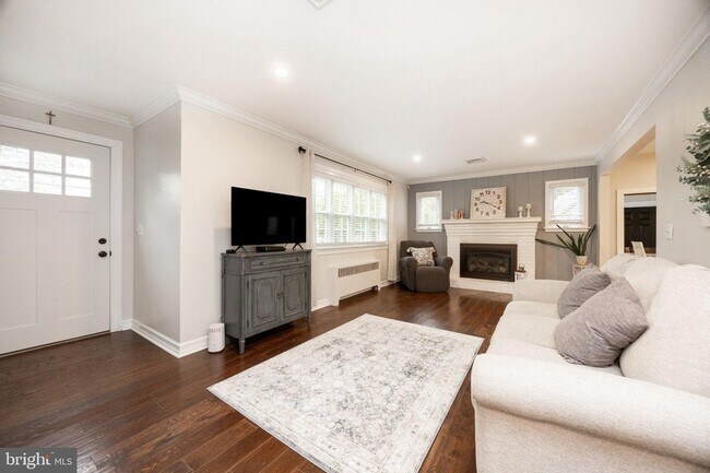 Building Photo - 70 Level Rd