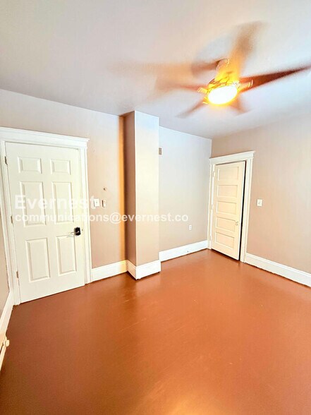 Building Photo - 4443 Elmwood St