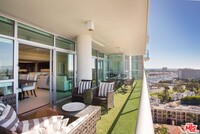 Building Photo - 13700 Marina Pointe Dr