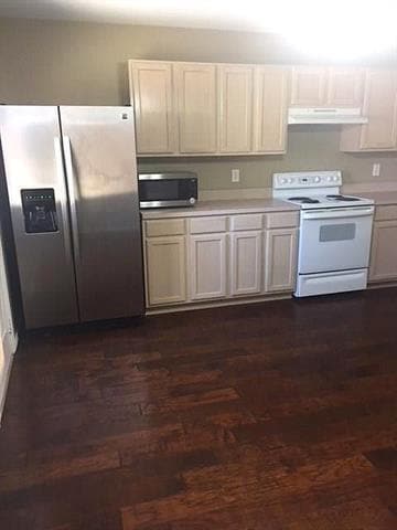 Building Photo - 2516 Cattleman Dr