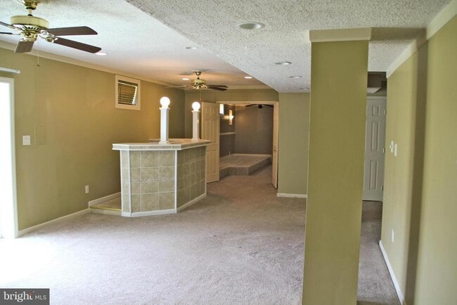 Building Photo - 46672 Robert Leon Dr
