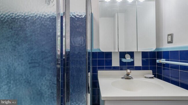 Building Photo - 646 Green Briar Rd